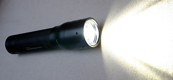 LED LENSER M7R LED-Taschenlampe