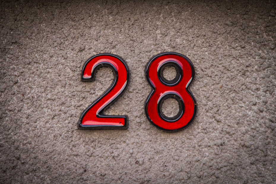 Hausnummer 28 – rot