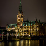 Hamburg Rathaus bei Nacht